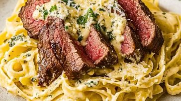 Quick and Simple Savory Steak Gorgonzola Alfredo With Creamy Parmesan Sauce