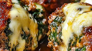 Spinach Garlic Meatballs Stuffed with Mozzarella