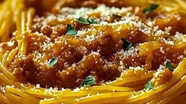 Old-Fashioned Spaghetti with Hearty Meat Sauce Recipe