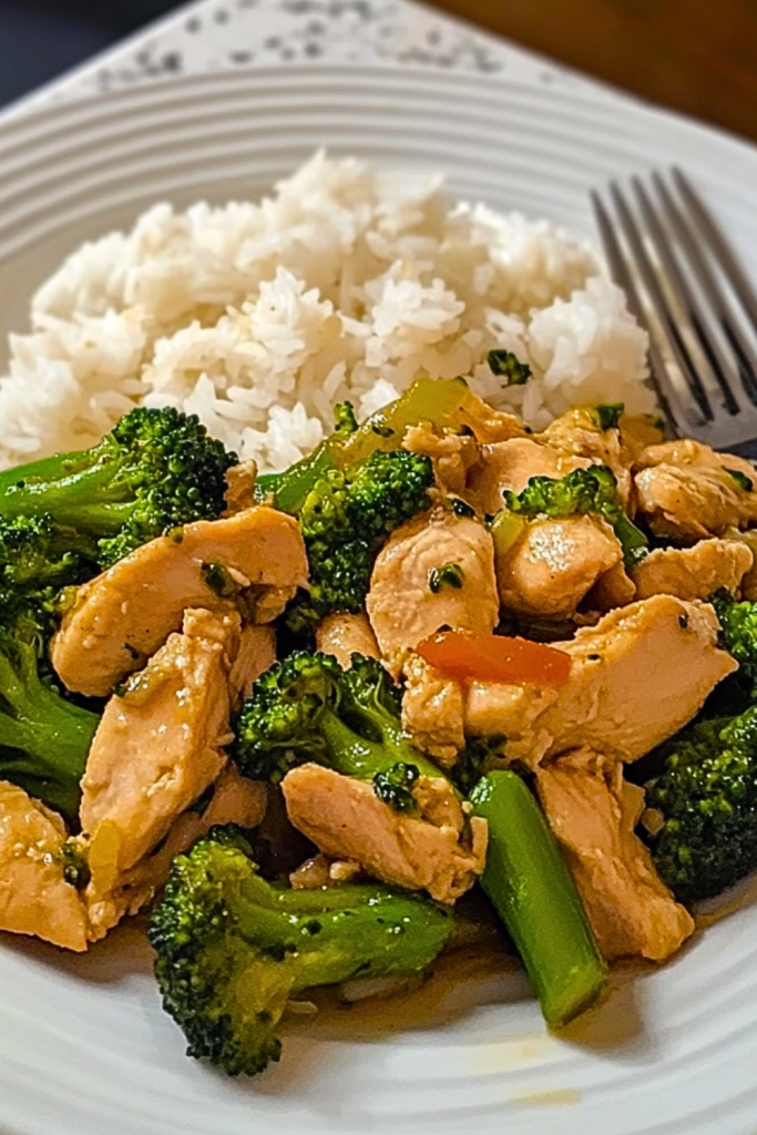 Garlic Chicken Stir Fry with Rice and Broccoli Garlic Chicken Stir Fry with Rice and Broccoli