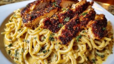 Cajun Chicken Spaghetti in Creamy Garlic Mozzarella Sauce