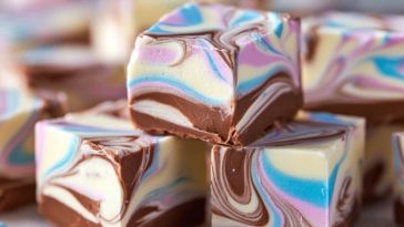 Easy Marshmallow Swirl Fudge