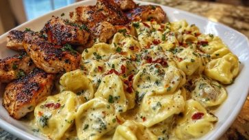 Spicy Garlic Chicken Tortellini in Cheesy Alfredo Cream