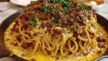 Creamy-Cajun-Beef-Spaghetti-with-Three-Cheese-Parmesan-