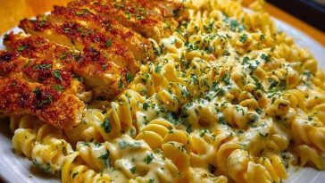Creamy Cajun Chicken Twisted Pasta with Mozzarella Alfredo