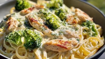 Creamy Chicken Broccoli Alfredo Pasta
