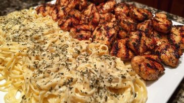 Creamy Garlic Butter Chicken & Linguine in Alfredo Sauce