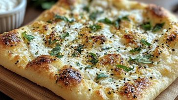 Easy 2-Ingredient Cottage Cheese Flatbread Recipe