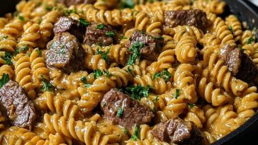One-Pot Creamy Spicy Garlic Butter Steak & Pasta