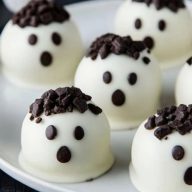 No-Bake Oreo Ghost Truffles