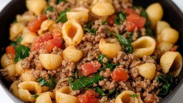 One Pan Healthy Ground Beef Pasta