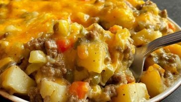 Cheesy Ground Beef & Potato Dinner Casserole