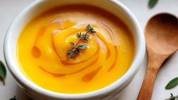 Creamy Honey Roasted Acorn Squash Soup
