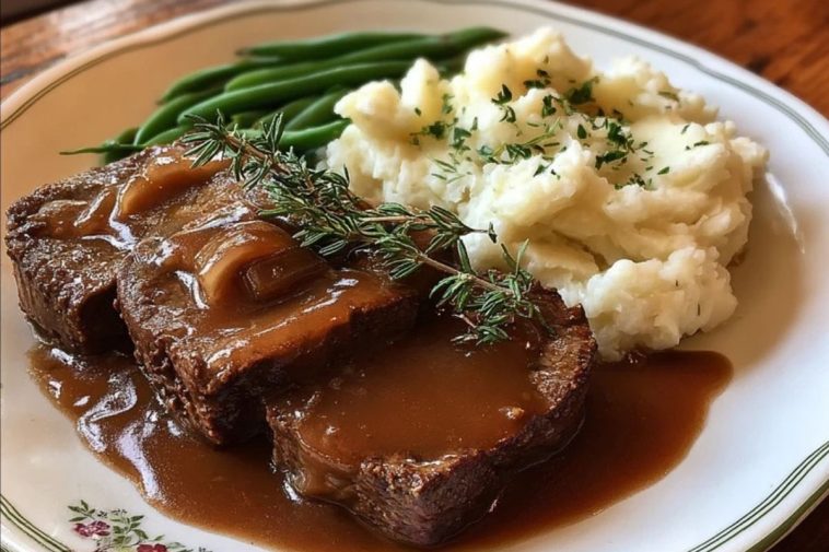 Crockpot Cube Steak with Gravy