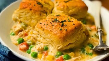 Simple Chicken Pot Pie with Biscuits