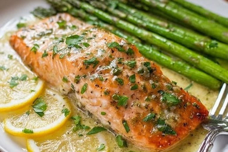 Baked Salmon in Foil with Asparagus and Lemon Garlic Butter Sauce