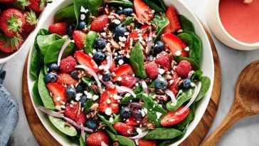 Berry Spinach Salad