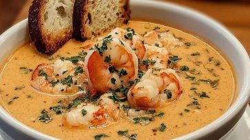 Creamy Crab and Shrimp Seafood Bisque