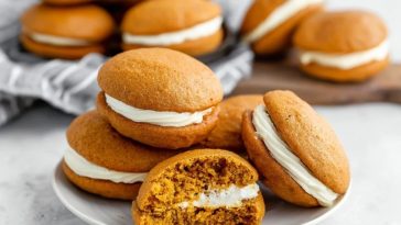 Maple Pumpkin Whoopie Pies