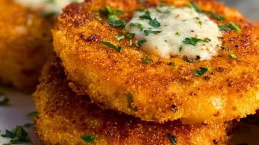 Salmon Patties with Creamy Lemon-Garlic Sauce