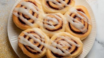 Eggnog Cinnamon Rolls