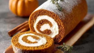Classic Pumpkin Roll with Creamy Filling