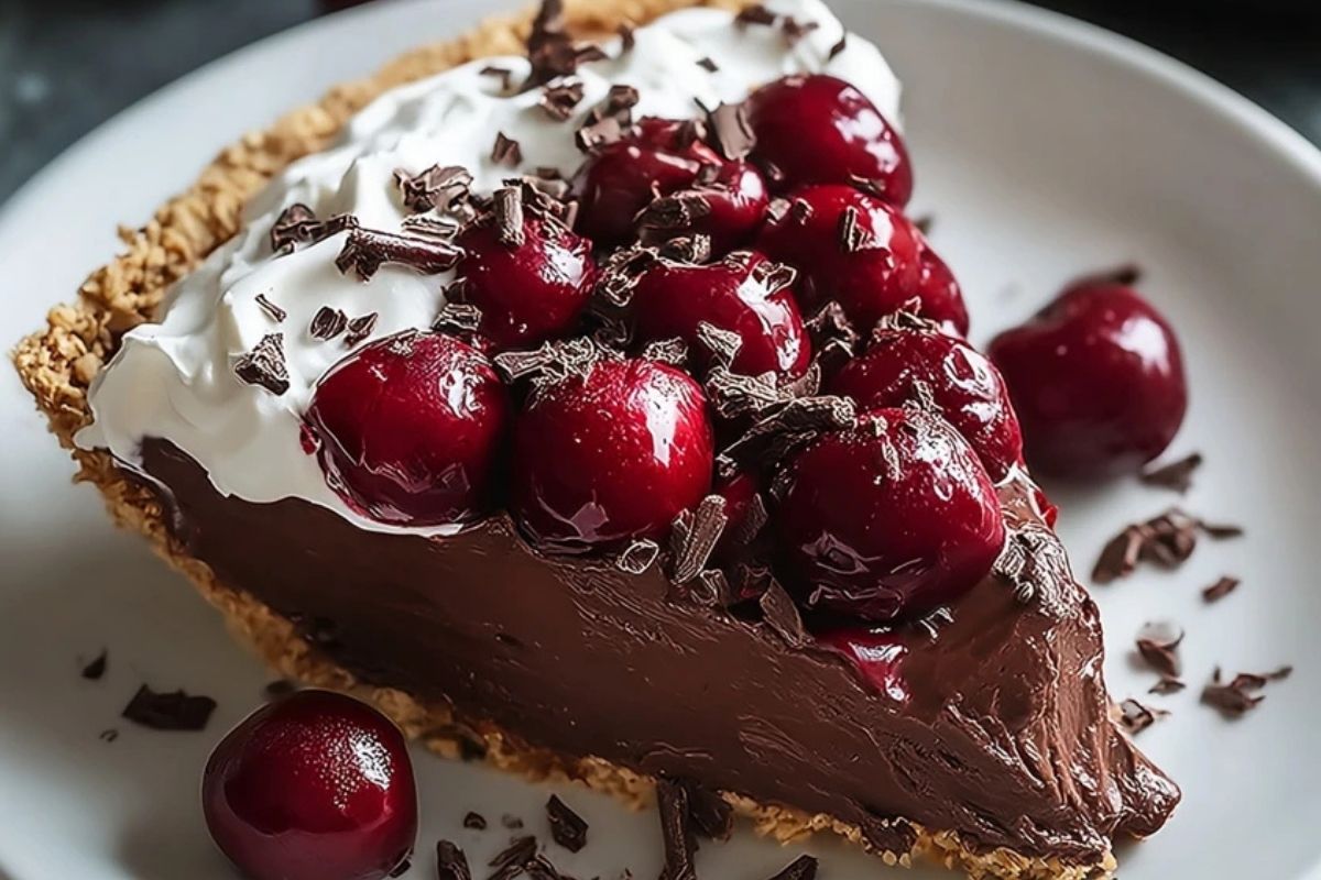 No-Bake Chocolate Cherry Pie