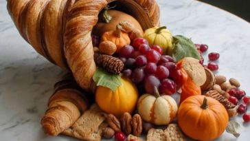 Thanksgiving Cornucopia Centerpiece