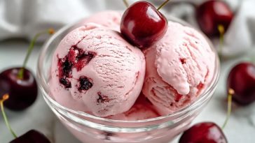 Healthy Cherry Greek Frozen Yogurt