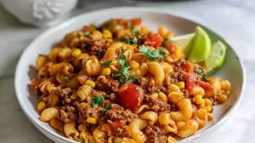 Quick Crockpot Taco Pasta